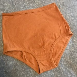 ARQ high-rise undies size small TOFFEE
